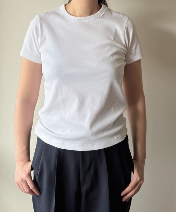 婦人 涼感汗じみしにくいクルーネック半袖Ｔシャツ1,490円（無印良品）