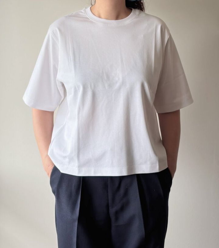 婦人 ＵＶカット吸汗速乾クルーネック半袖Ｔシャツ1,990円（無印良品）