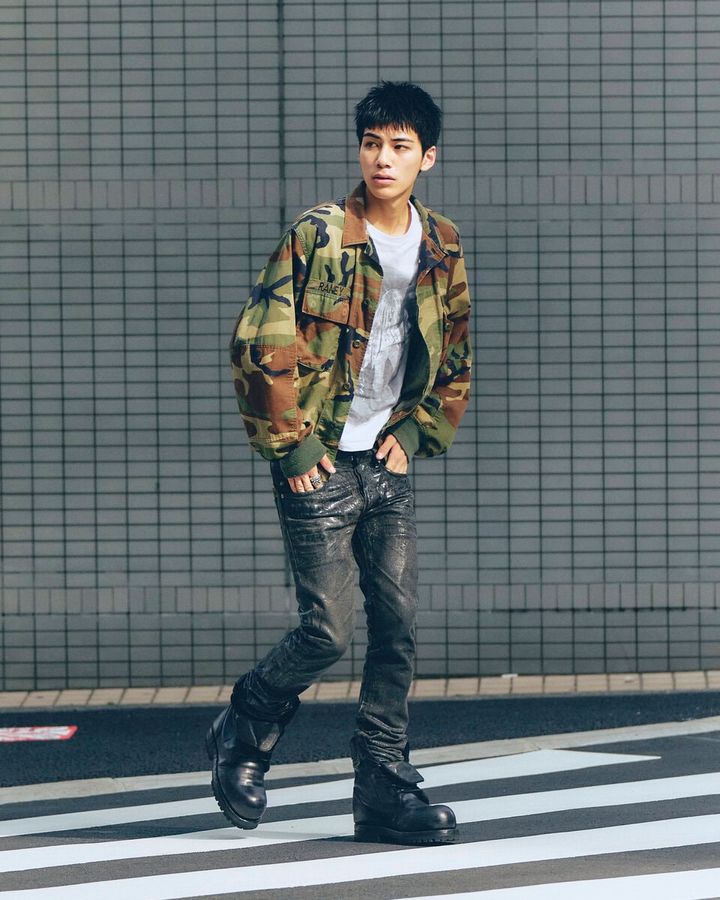 【20代スナップ＠渋谷】ボリューミーなアウターの足元にはブーツが最適なバランス