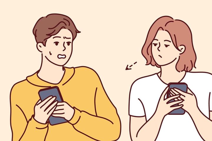 女のカンが働く瞬間です。男性が無意識に出す「浮気のサイン」
