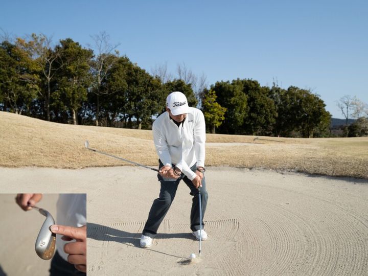 どっちが正解？バンカーからダフらず脱出するコツをプロが解説