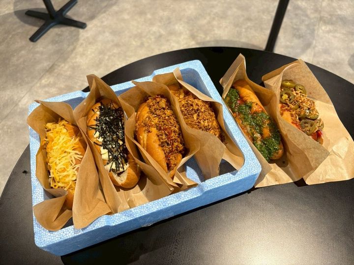 CAFÉ＆SNACKS「うみのよこ」 ホットドッグ