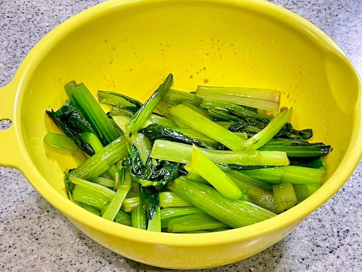 小松菜と豚肉の中華風ピリ辛炒め