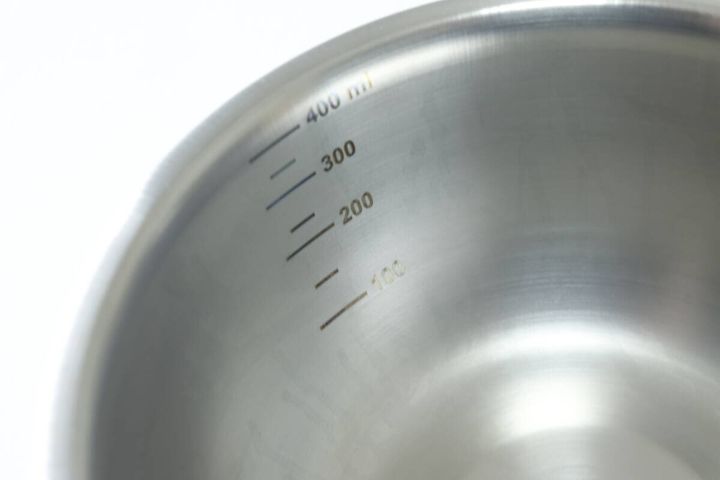 ステンレスボウル内側の「400ml」までの目盛り