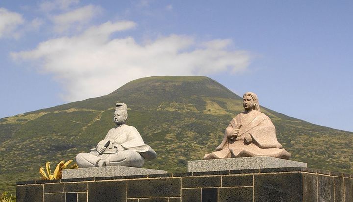 八丈島（東京都）にある宇喜多秀家と妻・豪姫の像