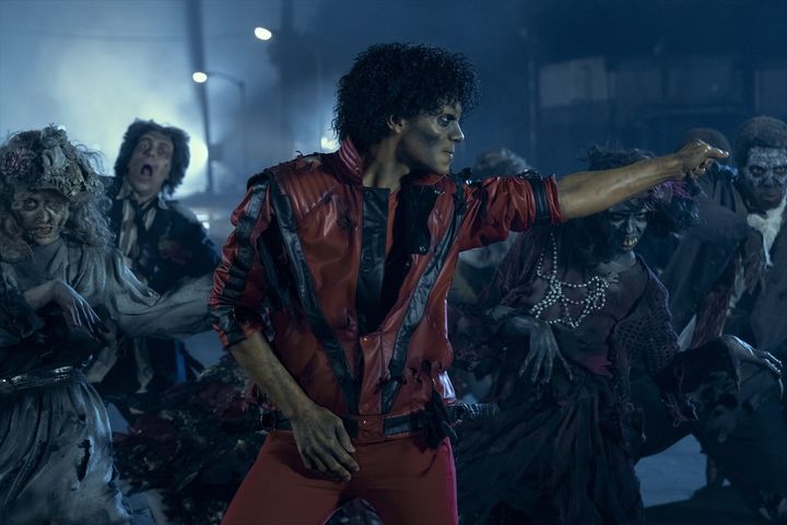 「Thriller」MVシーン（映画『Michael／マイケル』より） （R）， TM ＆ （C） 2026 Lions Gate Entertainment Inc. All Rights Reserved. width=