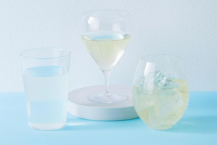 （左）酢ポーツドリンク／（中）ビネガー白ワイン／（右）酢サワー