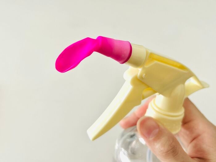 【ダイソー】見た目は普通のボトル…中身を見てびっくり！楽しすぎる水遊びグッズでした♪