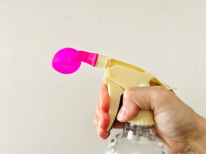 【ダイソー】見た目は普通のボトル…中身を見てびっくり！楽しすぎる水遊びグッズでした♪