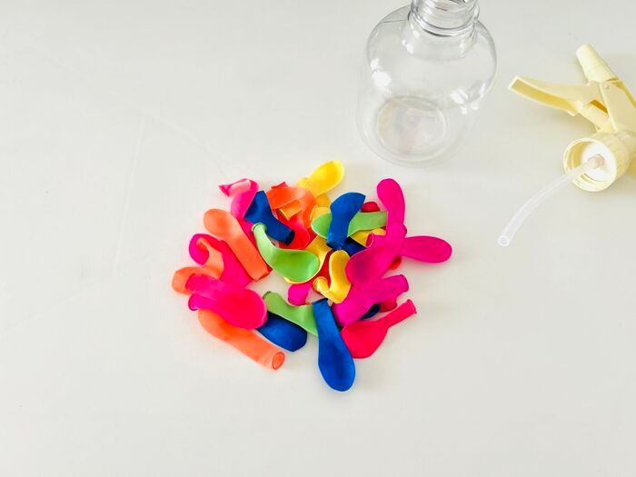 【ダイソー】見た目は普通のボトル…中身を見てびっくり！楽しすぎる水遊びグッズでした♪