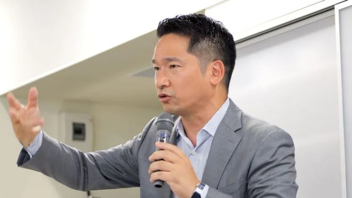講演する渡辺大河氏