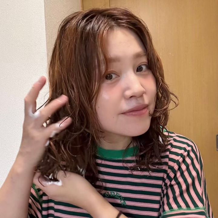 パーマヘアスタイリング方法梅雨にオススメヘアムース