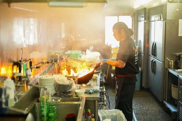 【栃木県宇都宮市】「ベジ家 横田新町店」で定食のトッピング野菜が3倍になる「マシマシフェア」開催！
