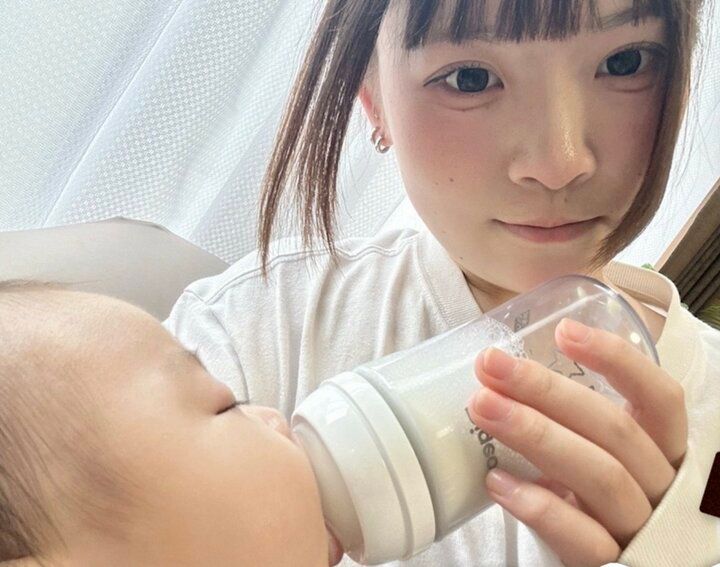 【写真・画像】現役女子高生シンママ（18）、居酒屋バイトと育児に追われる1日のスケジュールを公開「深夜2時にバイトから帰宅して…」 1枚目