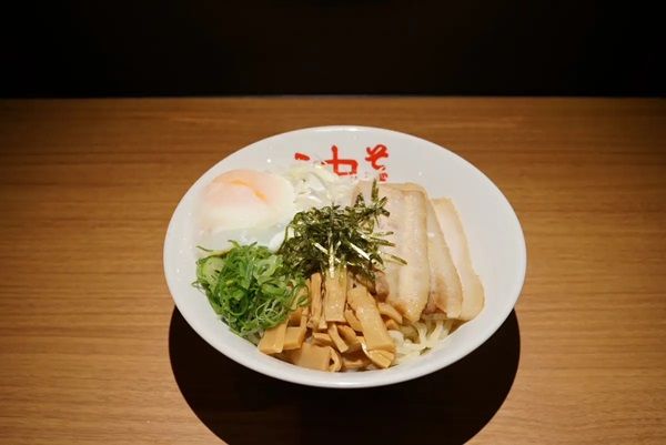 【福岡県福岡市】油そば専門店「東京麺珍亭本舗」が福岡進出！伝統の味に元「玄瑛」店長の技術が加わる