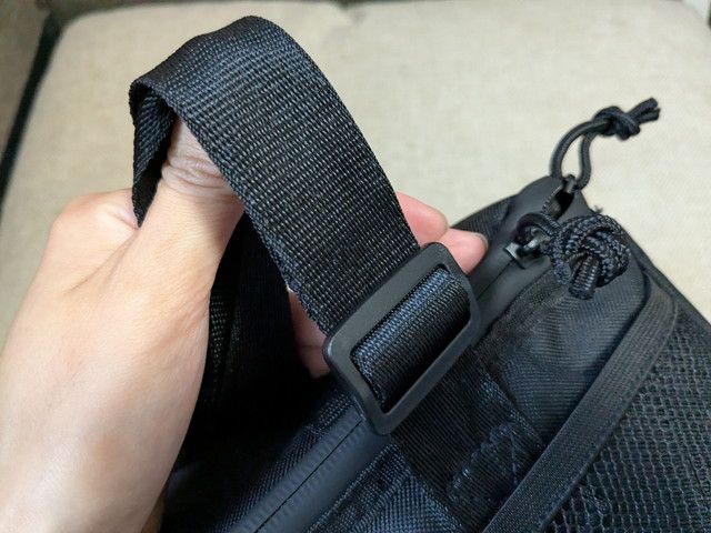 JAM HOME MADE超保冷バッグのハンドルと肩掛けストラップ