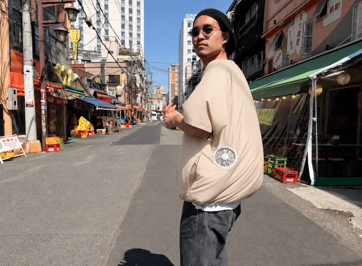 ファッション空調服®を提案するHHHEAD SHOP（ヘッドショップ）のオリジナルブランドRICO（リコ）から、速乾Tシャツ型空調服®「RICO AIR FAN」の第二弾モデル「RICO AIR FAN ZIP UP」に新色が登場。今回ラインナップに加わるのは、淡いトーンが魅力の「ミントグリーン」と「ライトベージュ」。クラウドファンディングGREEN FUNDINGにて、7月末まで受注受付中となっている。