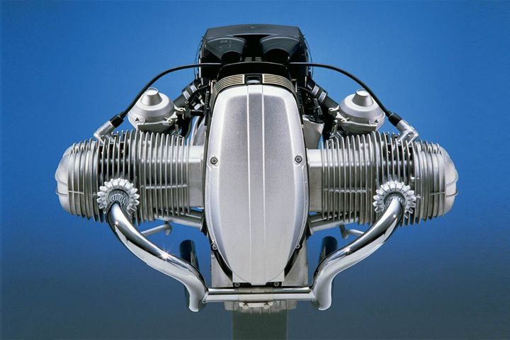 bmw 水平対向 エンジン 歴史