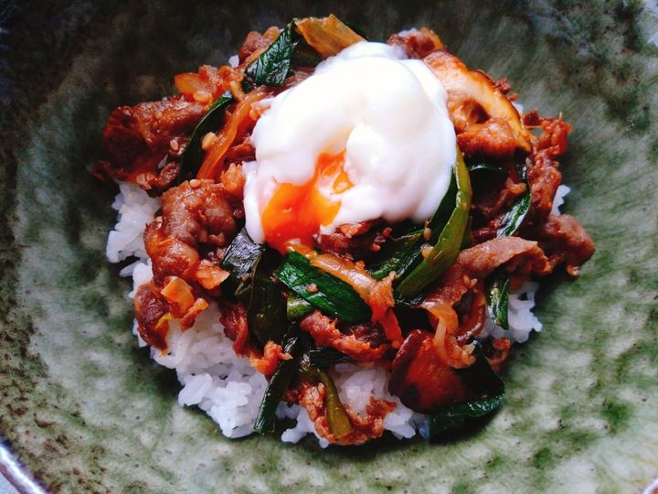 温玉絡めて最高韓国風ご飯！온천 계란불고기덮밥【温泉卵プルコギ丼】