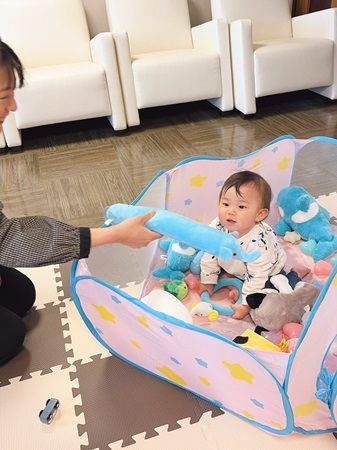 【神奈川県逗子市・葉山町】託児カフェ×ネットスーパーで“子連れ買い物”の負担軽減を目指す新サービス登場！