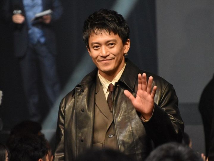 Netflixシリーズ『ガス人間』配信記念イベントに出席した小栗旬 クランクイン！ width=