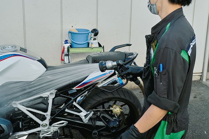 きれいにするだけじゃない！愛車の寿命を伸ばしトラブルを防ぐ「触る点検」のすすめ｜メンテナンス入門ガイド