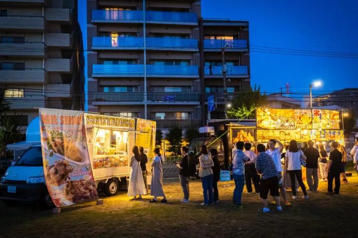 大型の客席テントと飲み比べセット 6