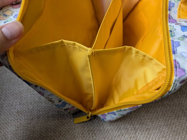 こんなこいるかなポーチの内側収納スペースと仕切りポケット