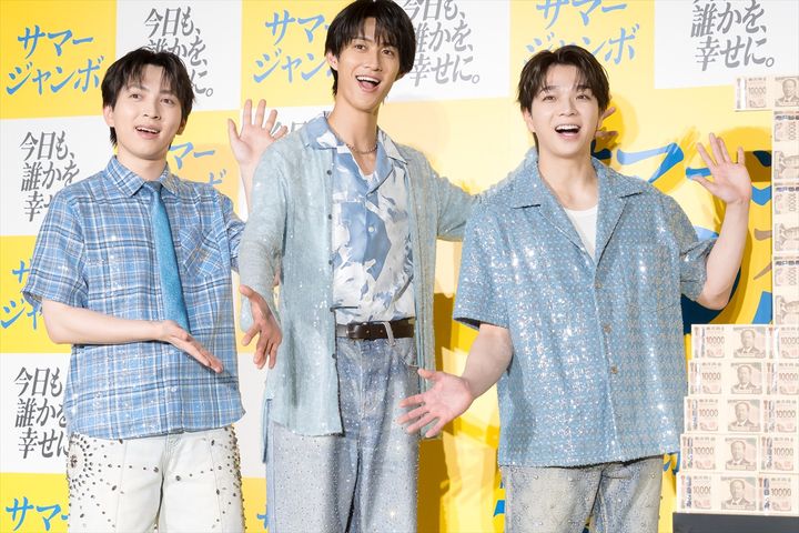 「サマージャンボ宝くじ発売記念イベント」に登壇した（左から）M！LKの吉田仁人、曽野舜太、塩崎太智 クランクイン！ width=