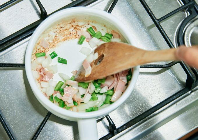 【夕飯までの「つなぎごはん」】冷凍トマトジュースをストックしてパパッと仕上げる「マカロニトマトスープ」・つなぎごはん5の画像4