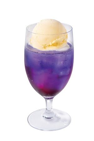 【東京都港区】ヨックモックミュージアムの併設カフェに3種の「クリームソーダ」が登場！