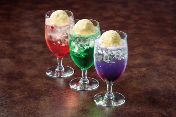 【東京都港区】ヨックモックミュージアムの併設カフェに3種の「クリームソーダ」が登場！