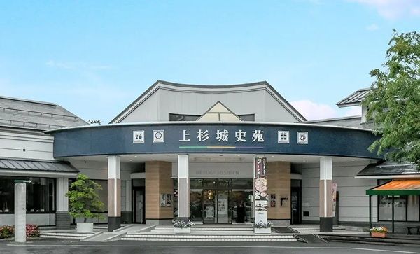 【山形県米沢市】上杉城史苑館内の米沢牛レストラン「アビシス」に「米沢上杉勝つカレー」登場！