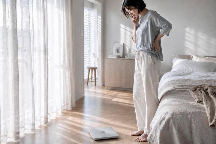 「昨日より体重が増えた…」で一喜一憂しない。40代以降が知っておきたい“体重の見方”