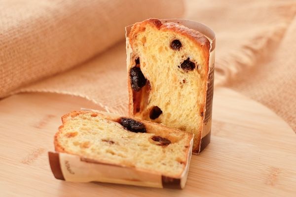 「rebake」が全国のパン屋4店のホワイトチョコのパン・焼き菓子詰め合わせセットを発売
