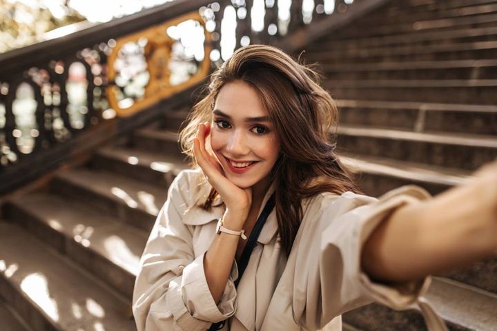 女性
