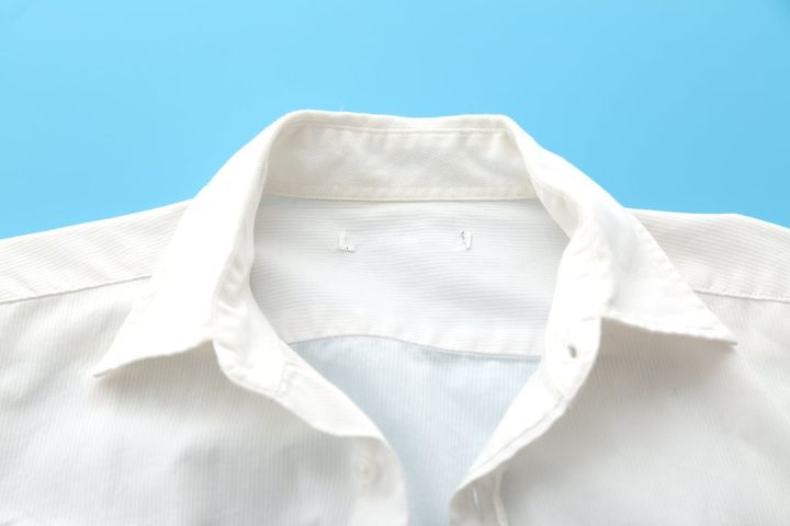 服の黄ばみはどうやって落とす？（画像はイメージ）