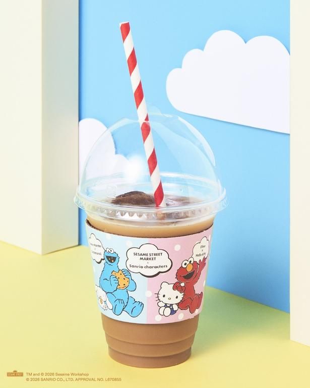 ドーナツとあわせてドリンクをオーダーすれば、コラボレーション限定デザインの「オリジナルスリーブ」付きでサーブされる