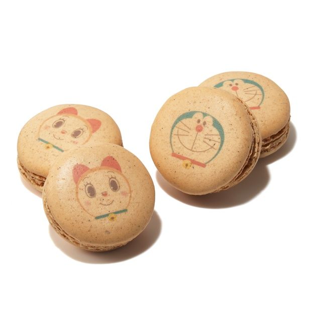 LADUREE「プリントマカロン“ドラえもん”」「プリントマカロン“ドラミ”」(各557円)」