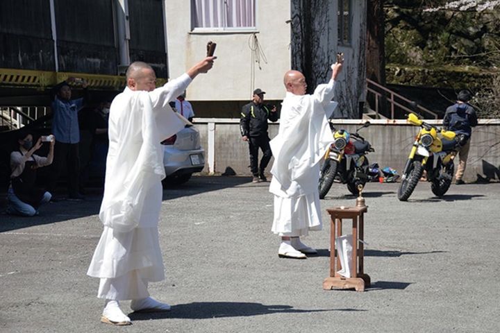 「諦める」の本当の意味とは？ 仏教の教え『諦観』から学ぶ、大人のツーリングの判断力｜バイク説法