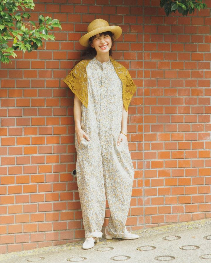 小花柄がやさしい大人のオールインワン