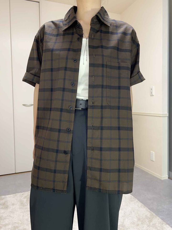 画像: Uniqlo Uのシャツと