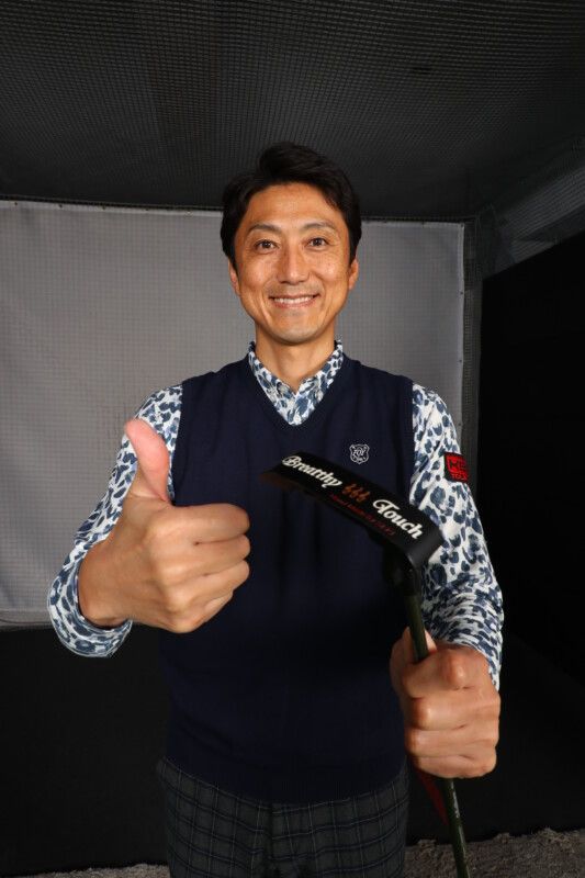 床にテープを貼るだけ！パッティングの距離感を養う練習法