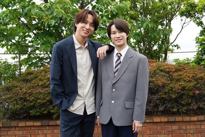 ドラマ『ラストノート』主演・寺西拓人と寺西の高校時代を演じる嶋崎斗亜 （C）フジテレビ width=