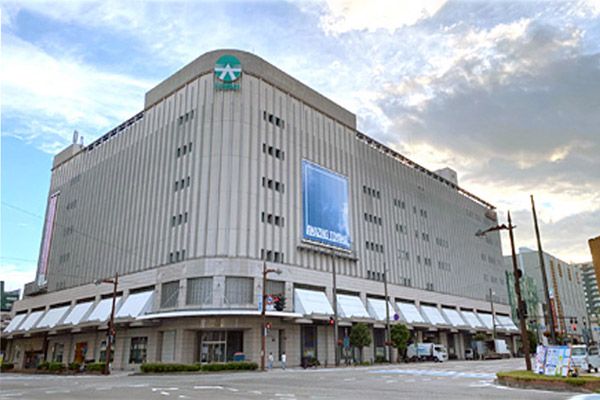 【富山県】高岡の老舗「中尾清月堂」が、北海道産の希少な夏苺を使った「夏の苺大福」を限定販売