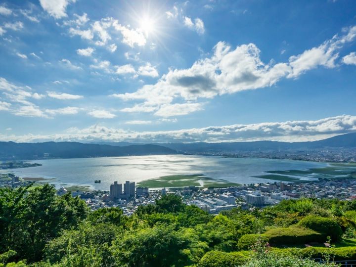 All About ニュース編集部が全国250人を対象に実施した「市に関するアンケート」の調査結果から、長野県の市で「名前がかっこいい」と思う市ランキングを発表！ 2位「諏訪市」を抑えた1位は？
