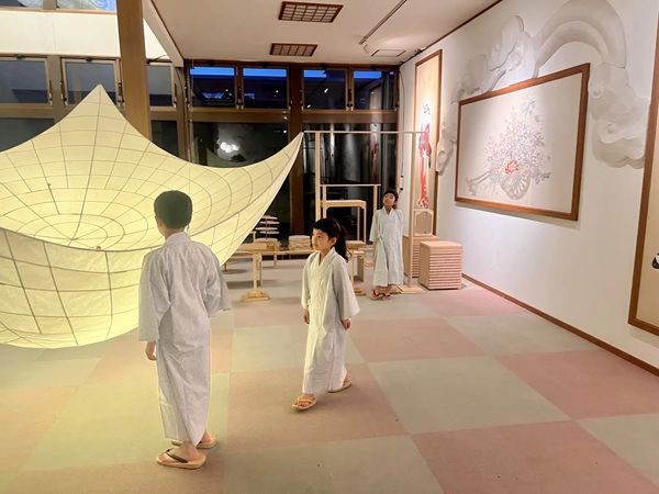 【佐賀県嬉野市】和多屋別荘に、夏休みファミリー向け宿泊プラン登場！館内アートツアーや創香体験も