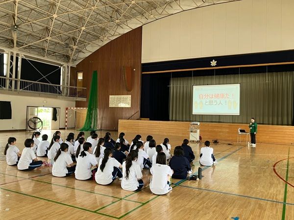 【栃木県足利市】プロバスケチームの宇都宮ブレックスが、栃木県立足利工業高等学校で出張授業を実施