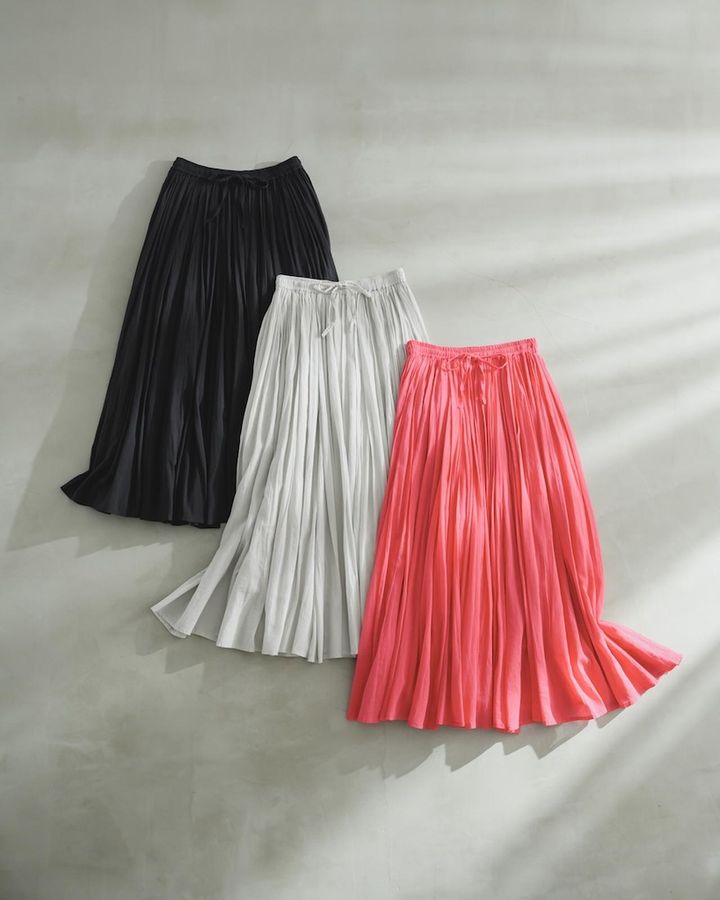 画像: natural by clip インドボイルギャザースカート（ブラック/ライトグレー/ピンク）各¥6,490 出典：スタディオクリップ