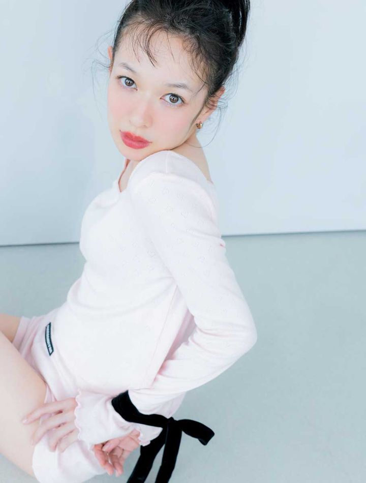 仕上がり別・束感まつ毛メイク｜やり方とおすすめコスメ・道具 おメロな透明感♡束感まつ毛 森絵梨佳